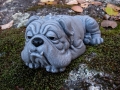 Steinfigur Englische Bulldogge Gartenfigur Frost- wetterfest Massiv Beton